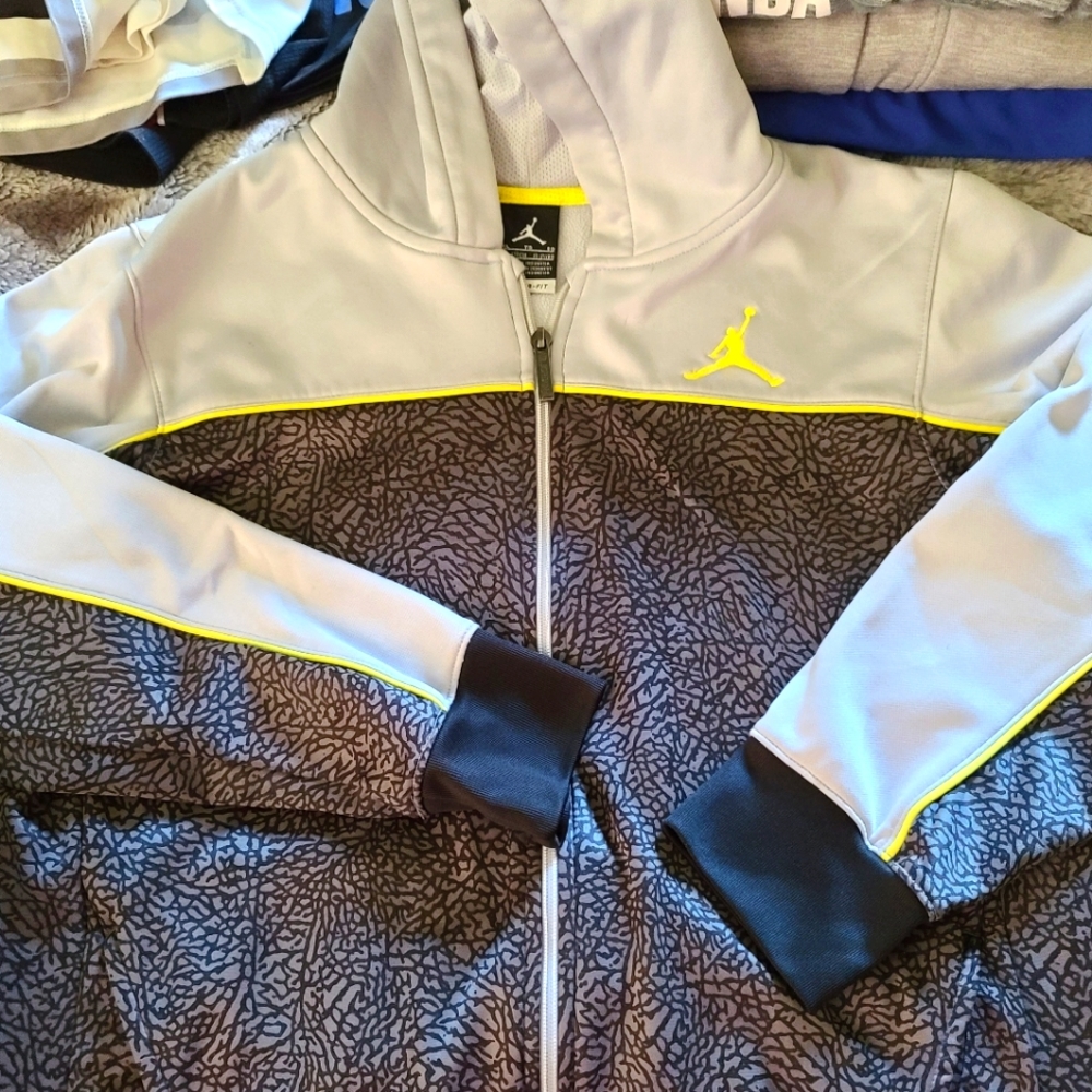 Jordan Youth XL full-zip jacket